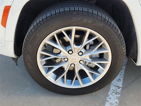 Used 2023 Jeep Grand Cherokee Summit image 7