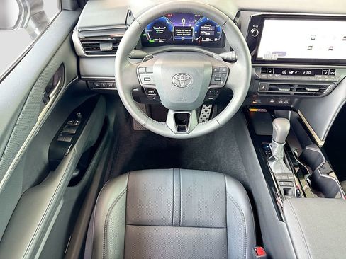 Used 2025 Toyota Camry XSE image 10
