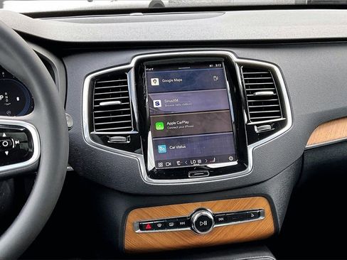 Certified 2023 Volvo XC90 B6 Plus image 8