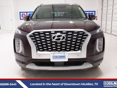 Used 2022 Hyundai Palisade Limited w/ Winter Package FWD image 2