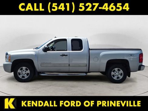 Used 2008 Chevrolet Silverado 1500 LT w/ Power Pack Plus AWD/4WD image 2