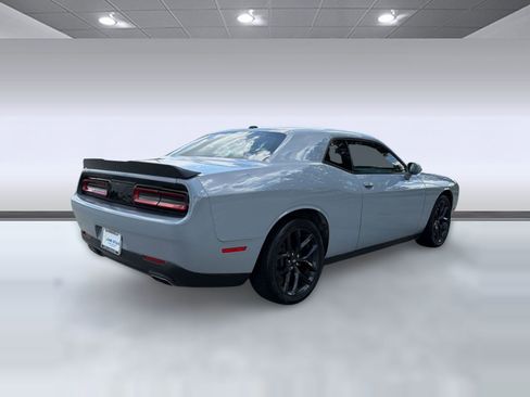 Used 2020 Dodge Challenger SXT w/ Driver Convenience Group RWD image 8