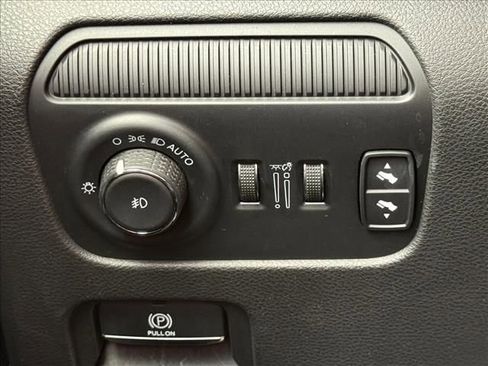 Used 2023 Jeep Wagoneer L Series II AWD/4WD image 23