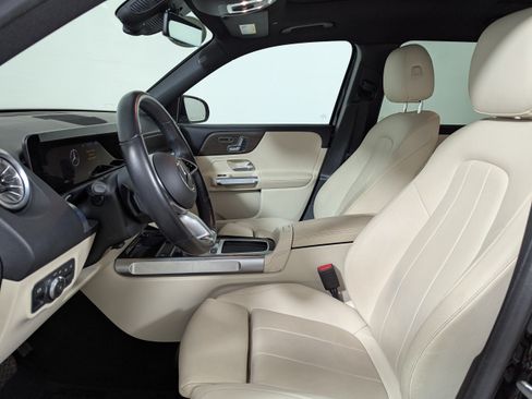 Used 2025 Mercedes-Benz GLB 250 image 17