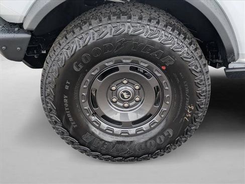 New 2025 Ford Bronco Badlands image 9