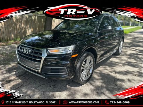 Used 2019 Audi Q5 2.0T Premium w/ Convenience Package AWD/4WD image 2