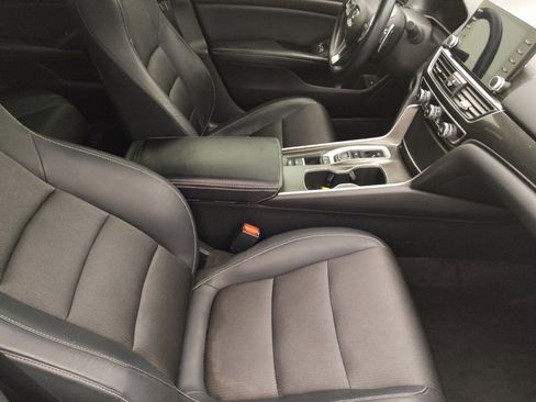 Used 2018 Honda Accord Sport image 21