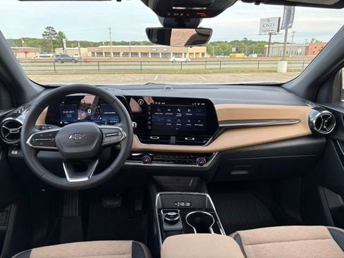 New 2026 Chevrolet Equinox ACTIV FWD image 13
