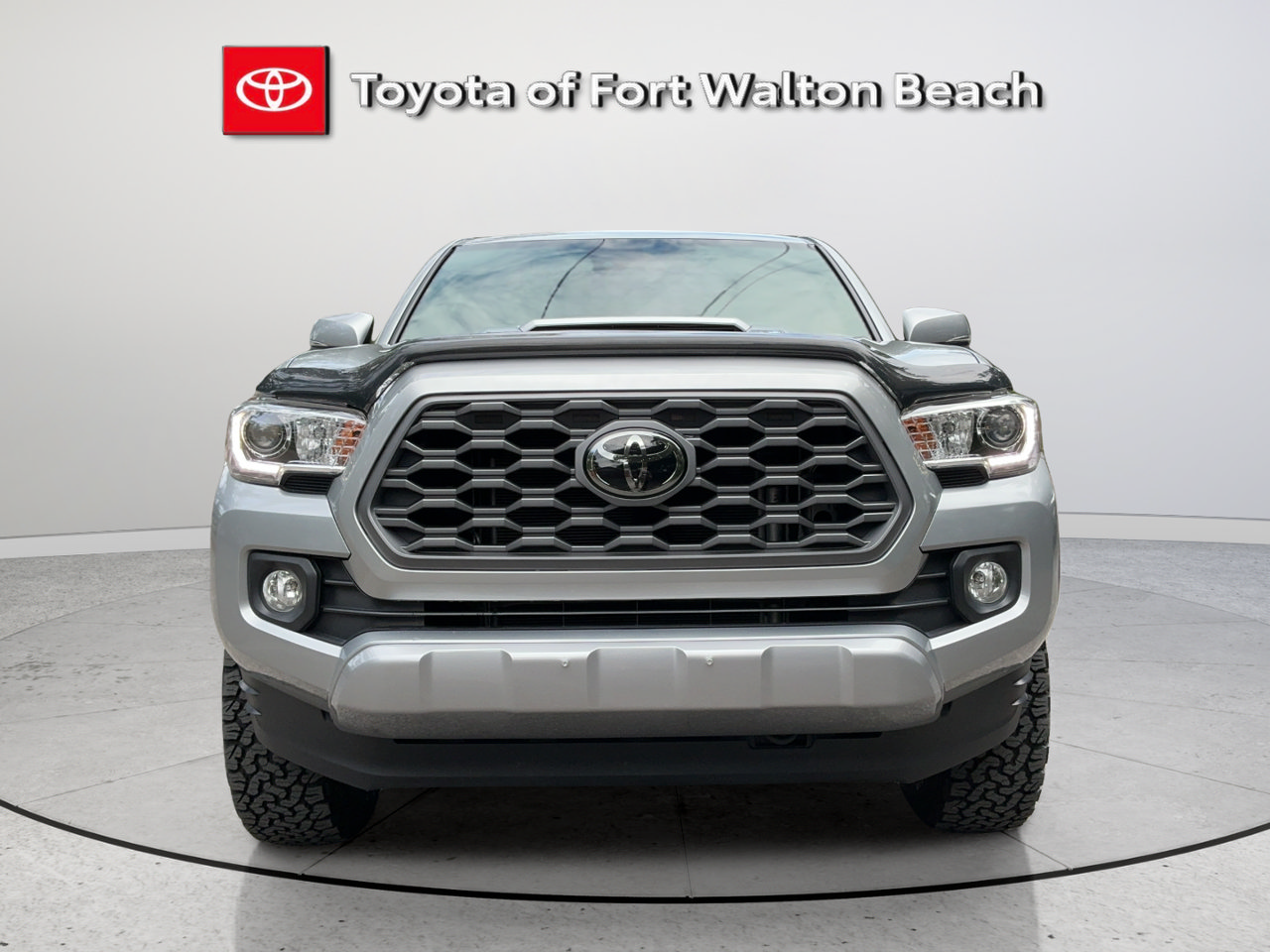 Used 2021 Toyota Tacoma TRD Sport w/ Technology Package AWD/4WD image 3