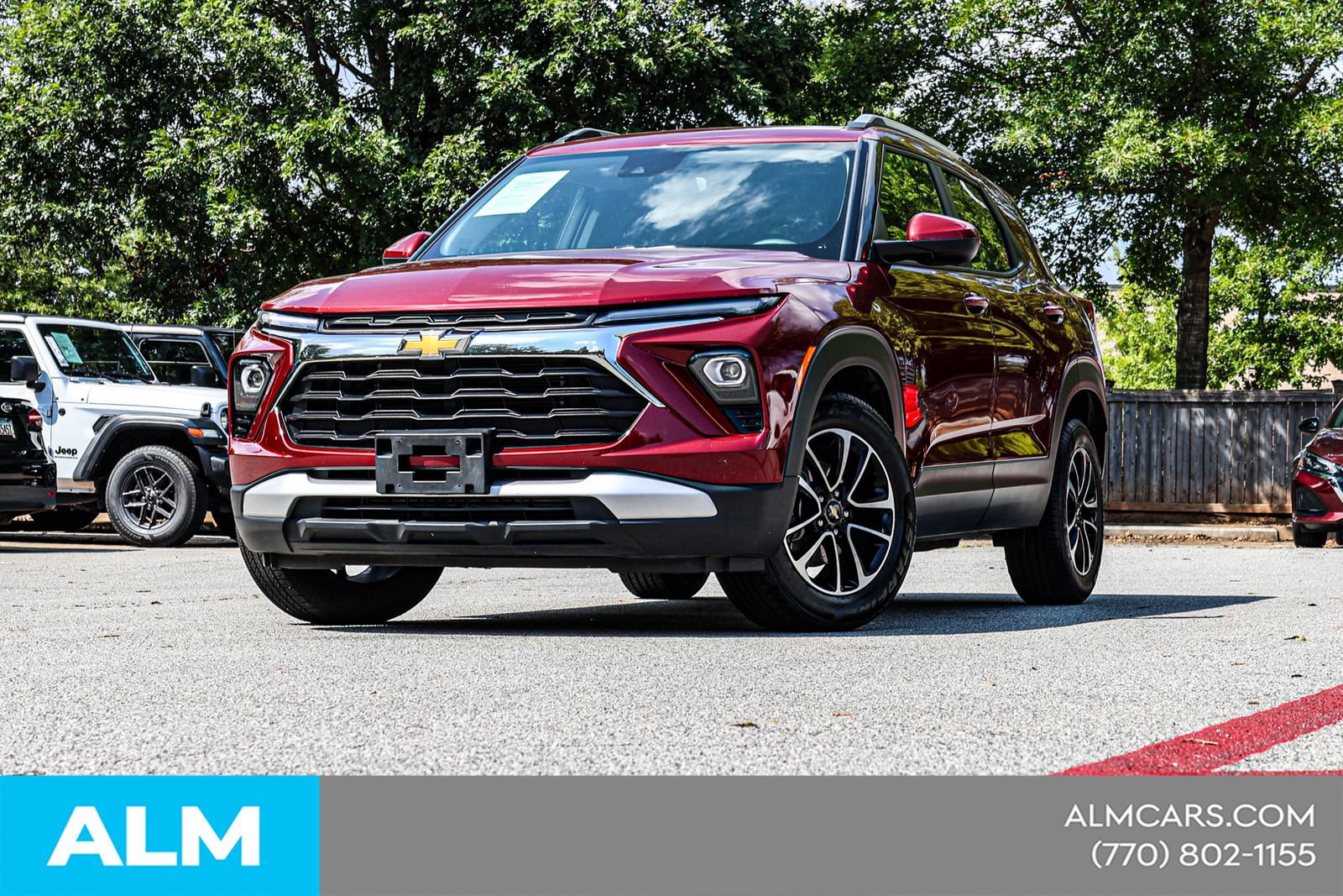 Used 2025 Chevrolet TrailBlazer LT FWD image 2