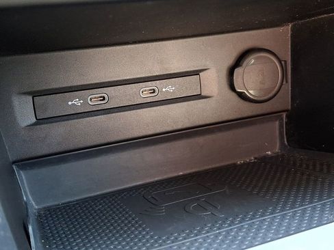 Certified 2022 Volkswagen Taos SE FWD image 24