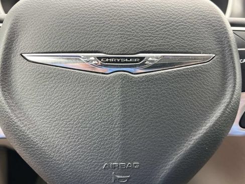 Used 2023 Chrysler Pacifica Touring-L FWD image 35