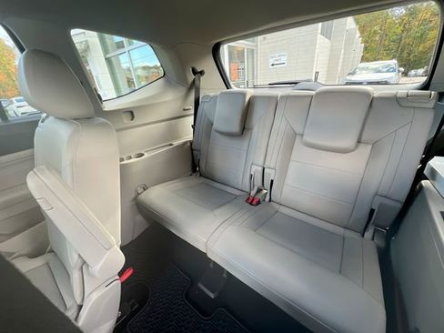 Certified 2021 Volkswagen Atlas SE w/ Panoramic Sunroof Package image 23