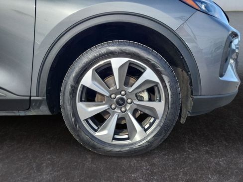 Used 2024 Ford Escape Platinum image 27