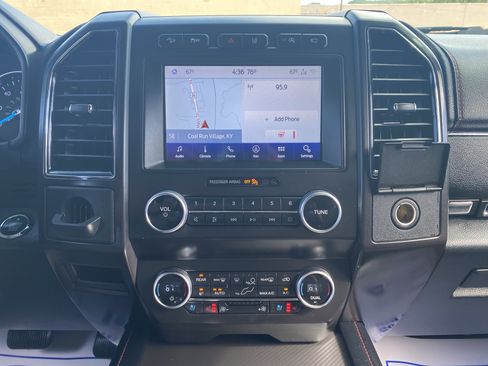 Used 2020 Ford Expedition Limited w/ Equipment Group 303A image 15