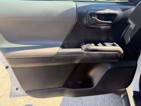 Used 2021 Toyota Tacoma SR5 RWD image 20