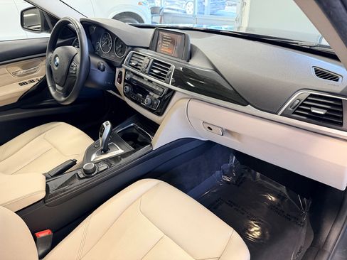 Used 2016 BMW 320i Sedan image 25