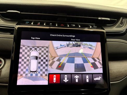 Used 2023 Jeep Grand Cherokee 4WD 4xe w/ Luxury Tech Group II image 37
