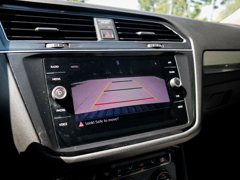 Used 2019 Volkswagen Tiguan SE w/ Panoramic Sunroof Package AWD/4WD image 24