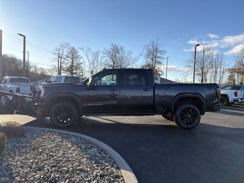 Used 2024 GMC Sierra 2500 AT4 w/ AT4 Premium Plus Package image 8