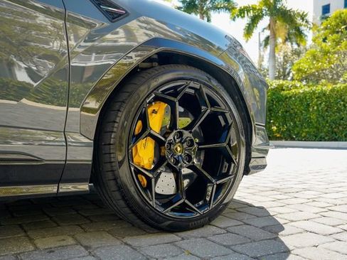 Used 2023 Lamborghini Urus Performante AWD/4WD image 57