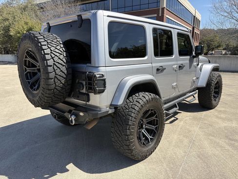 Used 2021 Jeep Wrangler Unlimited Sahara image 5