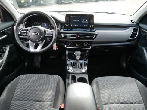 Used 2021 Kia Seltos LX AWD/4WD image 10