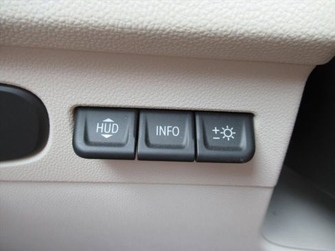 Used 2023 Buick Envision Avenir FWD image 31