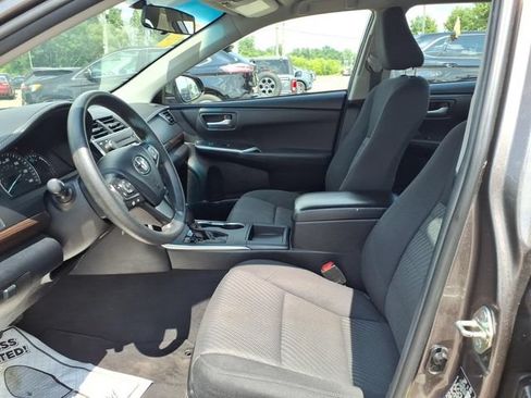 Used 2015 Toyota Camry LE FWD image 12