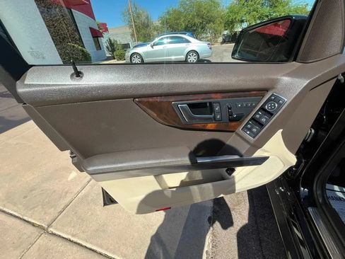 Used 2014 Mercedes-Benz GLK 350 2WD image 9