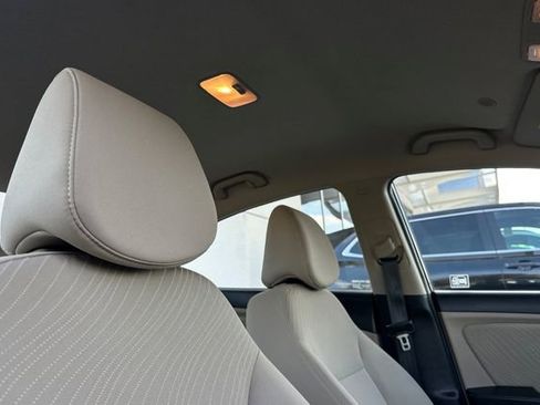 Used 2015 Hyundai Accent GLS w/ Option Group 03 image 18