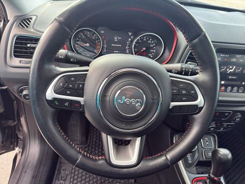 Used 2019 Jeep Compass Trailhawk w/ Leather Interior Group AWD/4WD image 16
