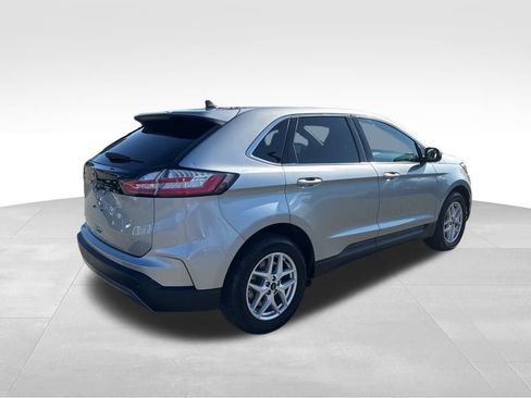 Used 2024 Ford Edge SEL image 6