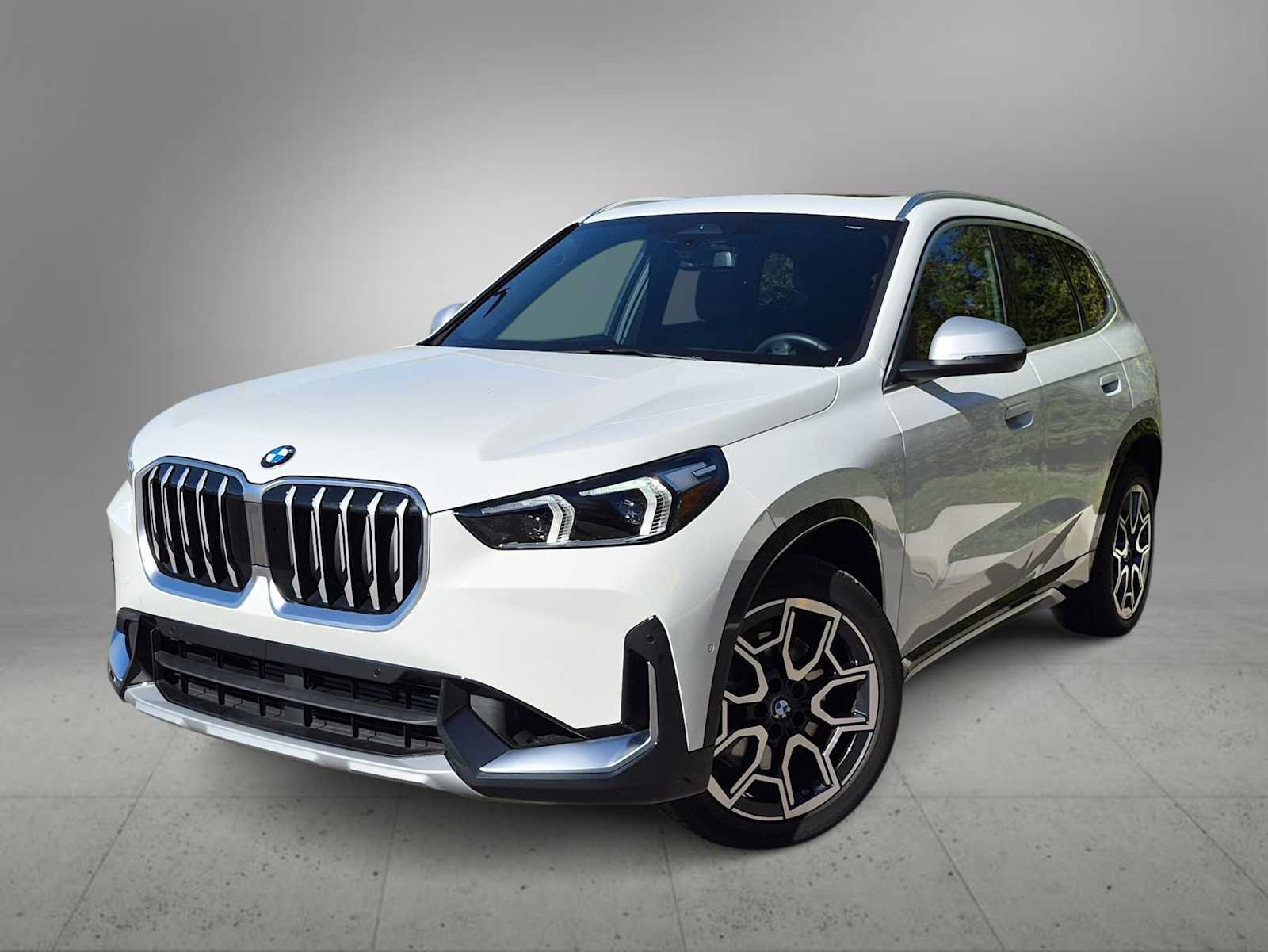 Used 2024 BMW X1 xDrive28i w/ Convenience Package AWD/4WD image 1
