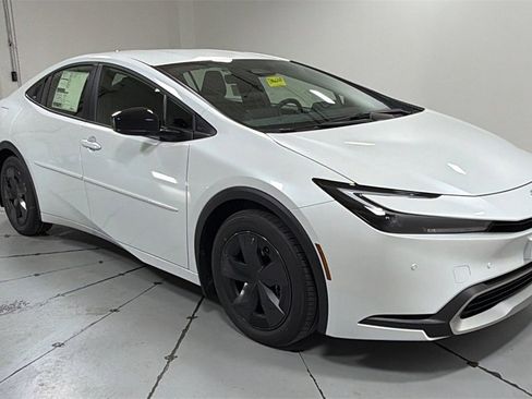 New 2026 Toyota Prius Plug-In Hybrid image 3