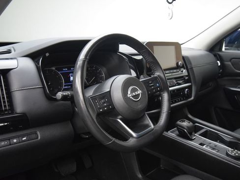 Used 2025 Nissan Pathfinder SV AWD/4WD image 15