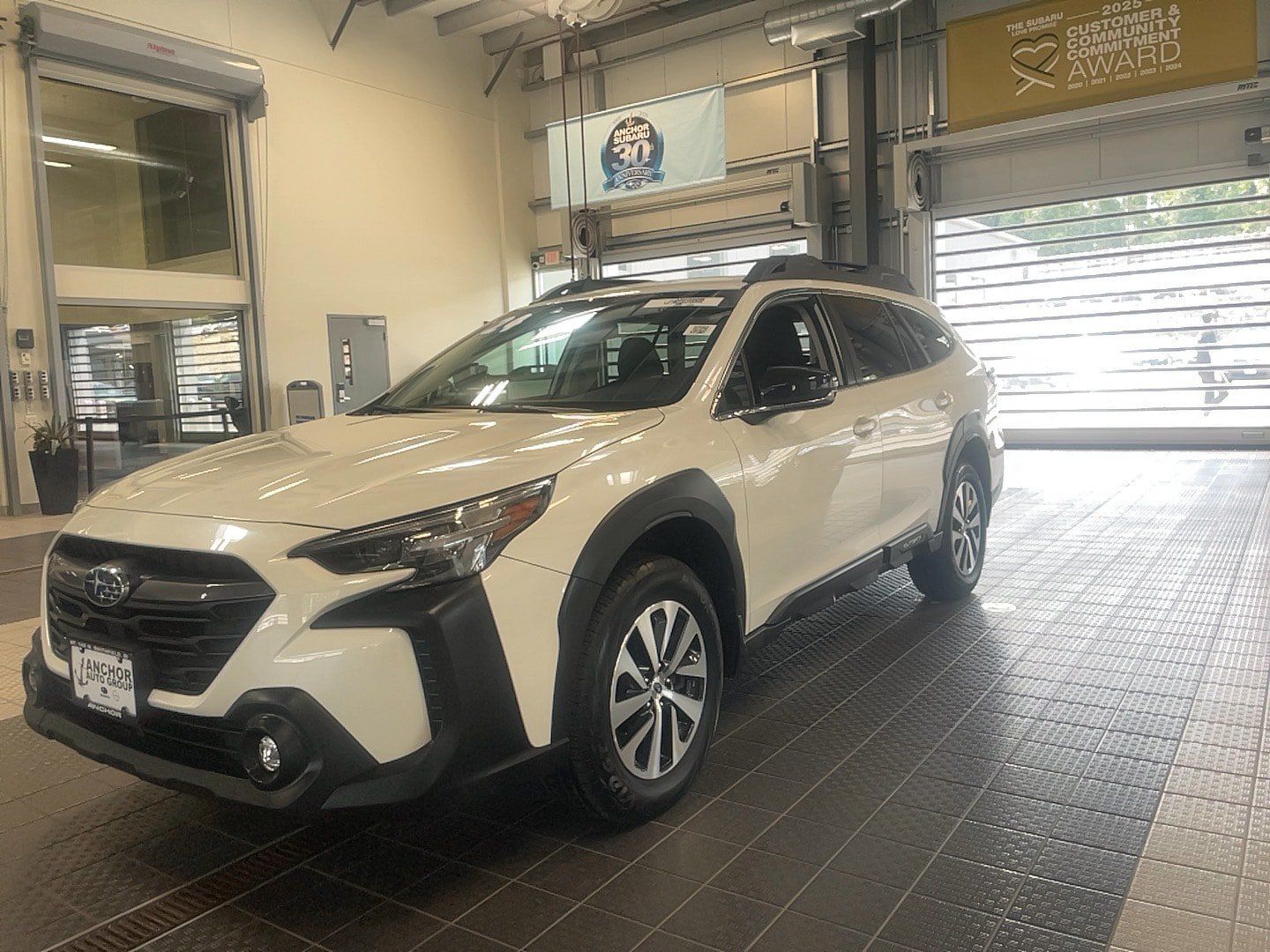 Used 2024 Subaru Outback Premium AWD/4WD image 3
