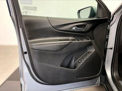 Used 2023 Chevrolet Equinox Premier AWD/4WD image 25