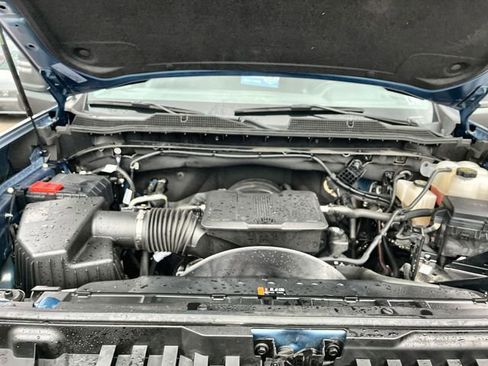 Used 2025 Chevrolet Silverado 2500 LT w/ Convenience Package image 19