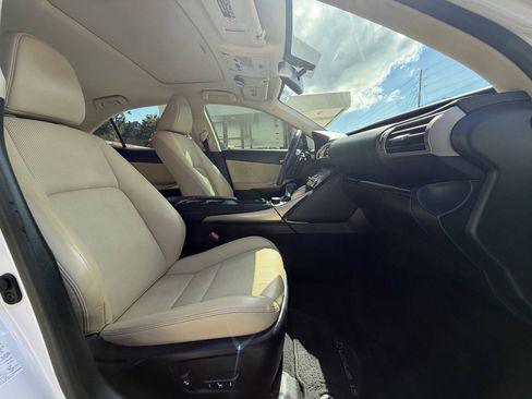 Used 2016 Lexus IS 200t RWD image 7