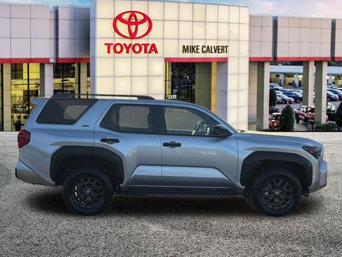 Certified 2025 Toyota 4Runner SR5 AWD/4WD image 6