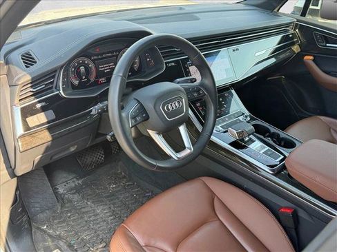 Used 2023 Audi Q7 3.0T Premium w/ Convenience Package AWD/4WD image 3