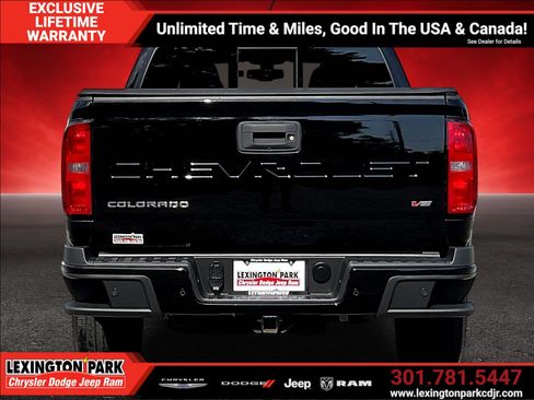 Used 2021 Chevrolet Colorado Z71 w/ Z71 Midnight Edition AWD/4WD image 6