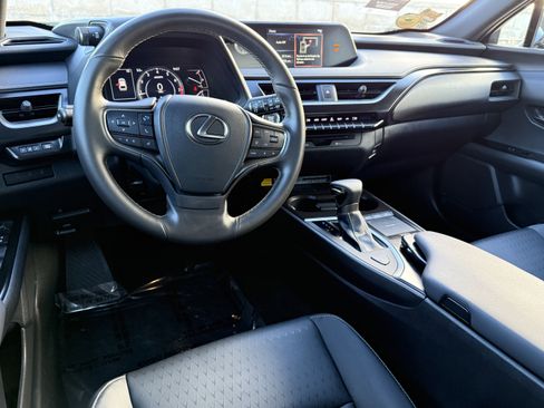 Certified 2022 Lexus UX 200 image 25