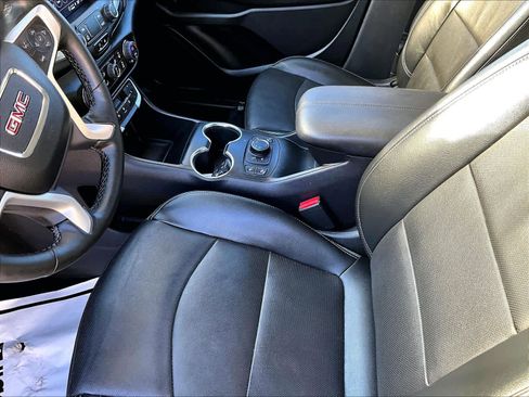 Used 2023 GMC Terrain SLT w/ Elevation Edition image 20