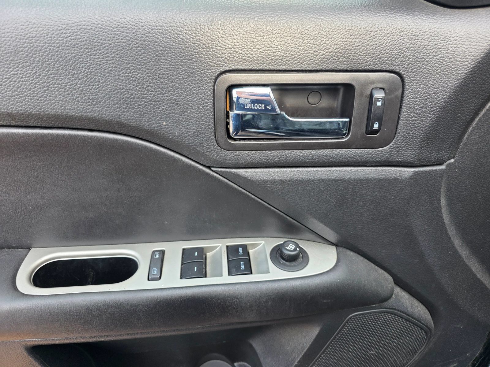 Used 2012 Ford Fusion SEL FWD image 12