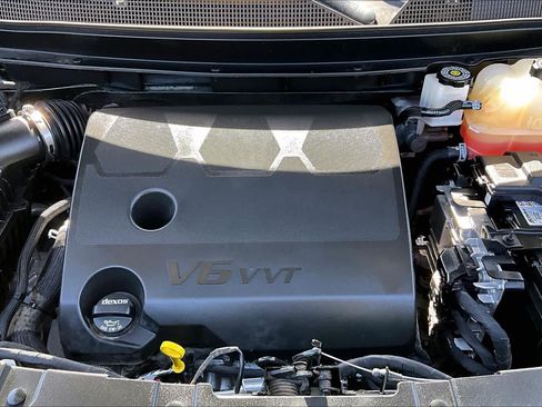 Used 2023 Chevrolet Traverse LT FWD image 31