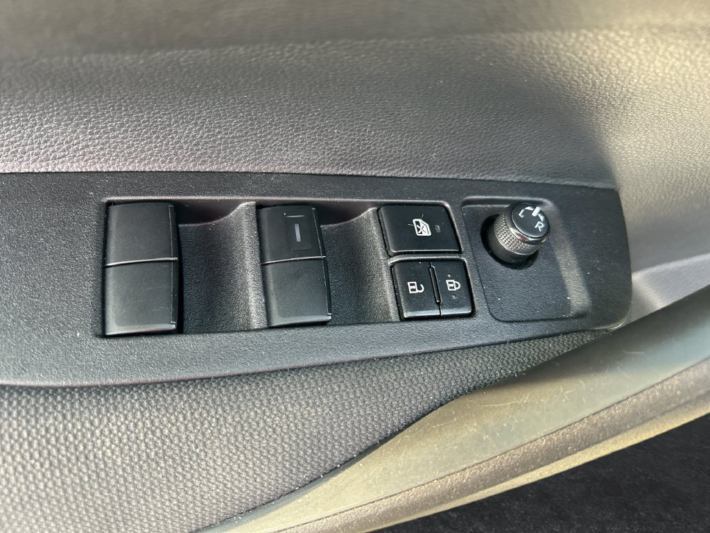 Used 2025 Toyota Corolla LE FWD image 12