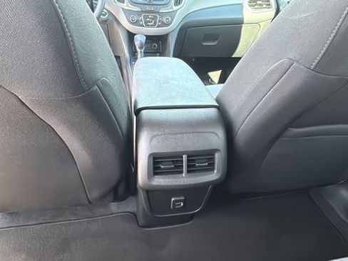 Certified 2022 Chevrolet Equinox LS w/ LS Convenience Package image 19