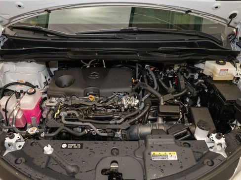 Used 2025 Toyota Sienna XLE image 20